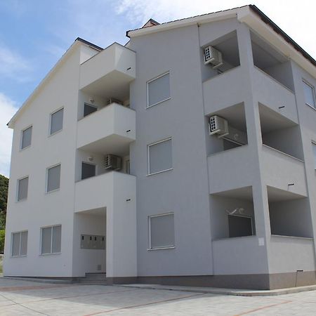 Apartments Petrusic Supetarska Draga Dış mekan fotoğraf