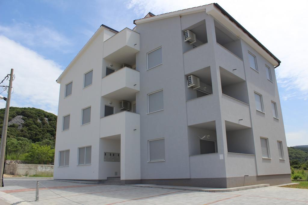 Apartments Petrusic Supetarska Draga Dış mekan fotoğraf