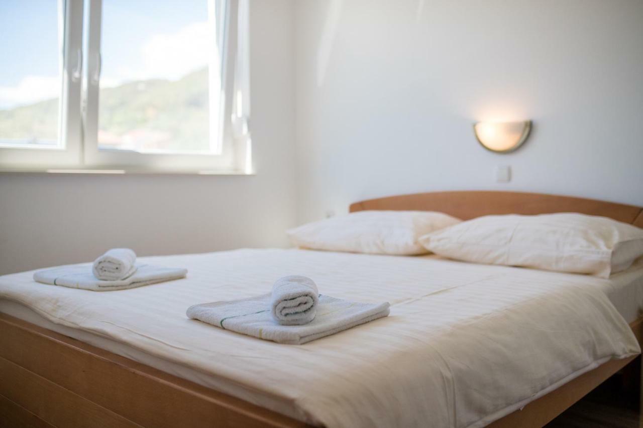 Apartments Petrusic Supetarska Draga Dış mekan fotoğraf