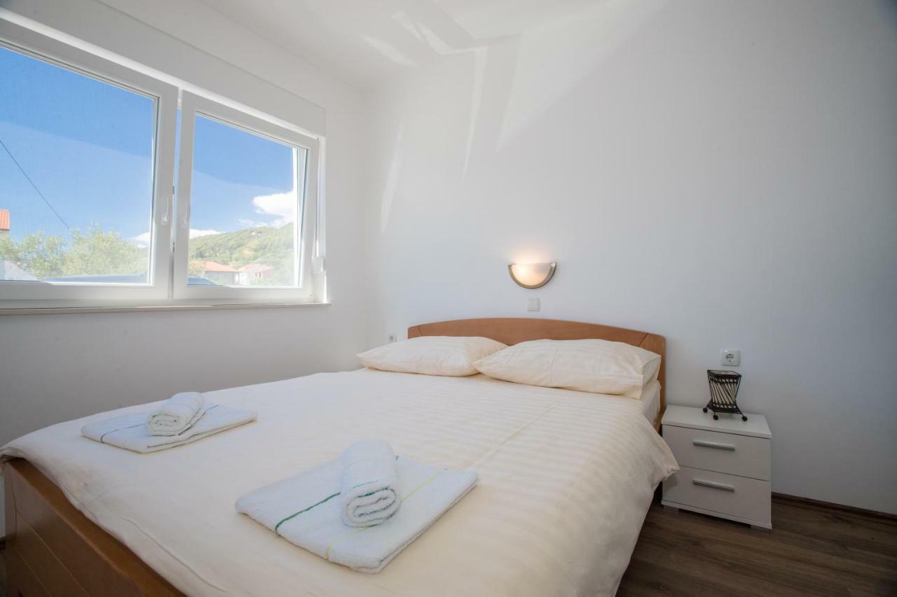 Apartments Petrusic Supetarska Draga Dış mekan fotoğraf