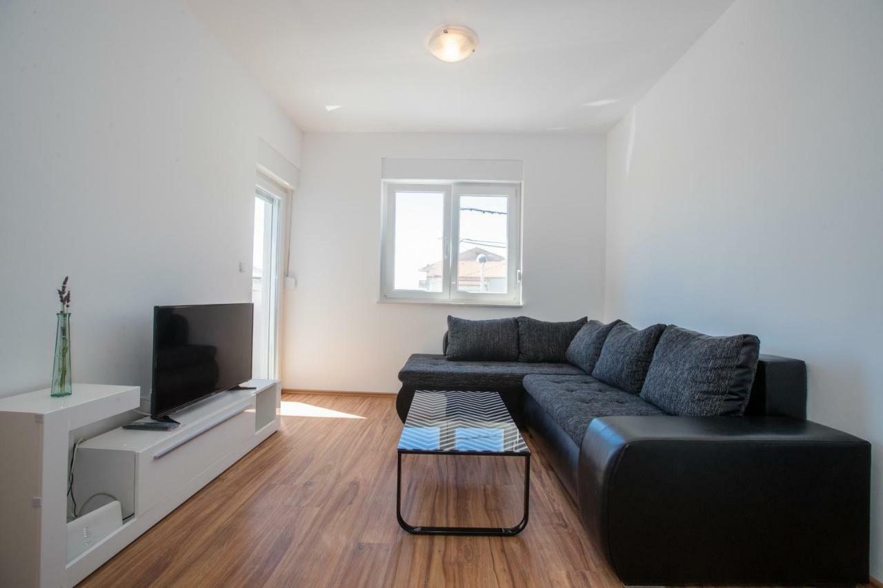 Apartments Petrusic Supetarska Draga Dış mekan fotoğraf